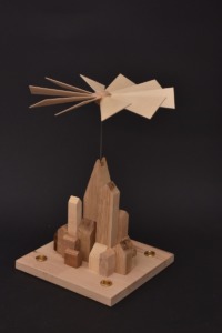 Pyramide-elegant-schlicht-Pyramidenkerzen